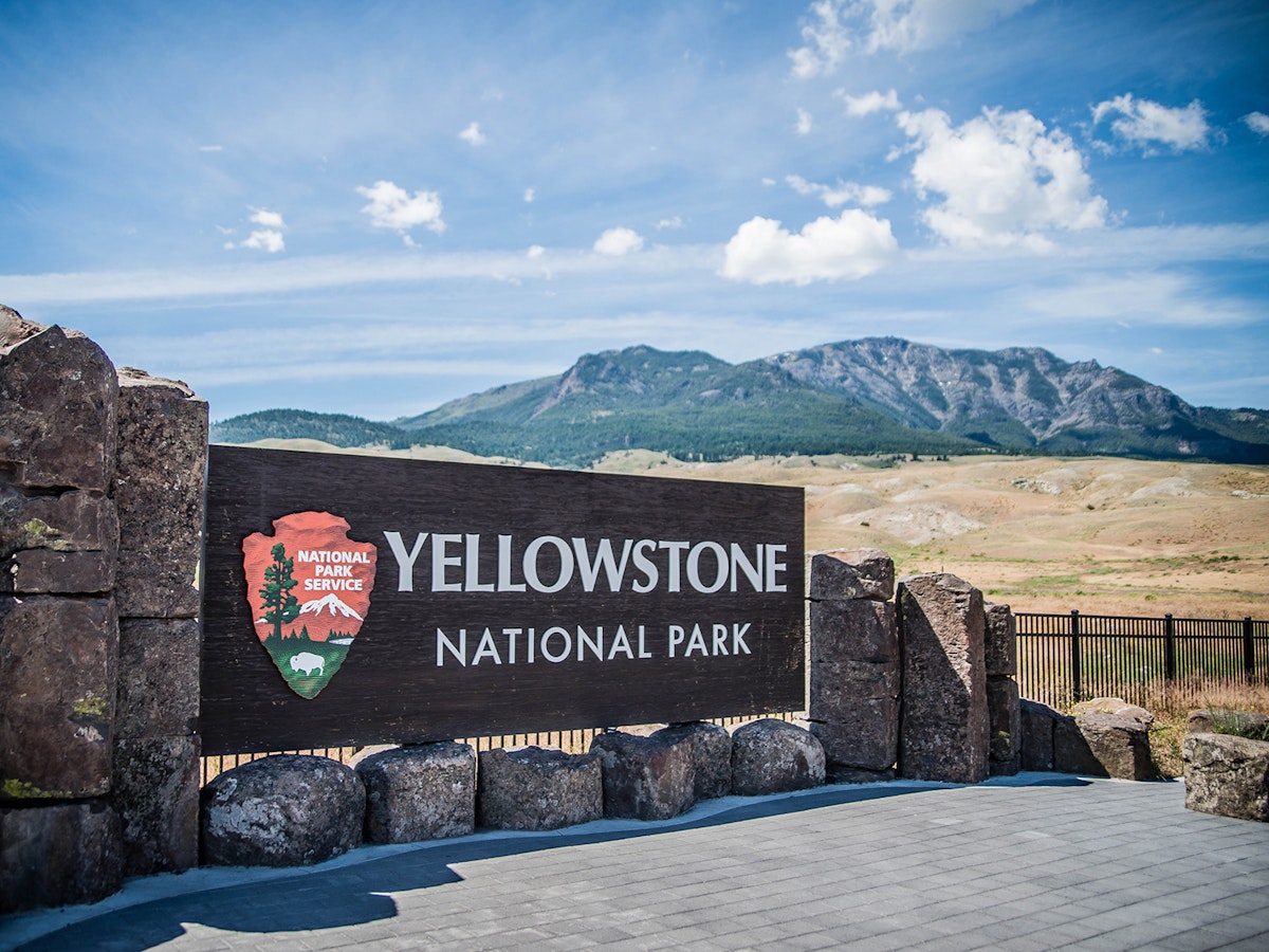 Yellowstone Sign